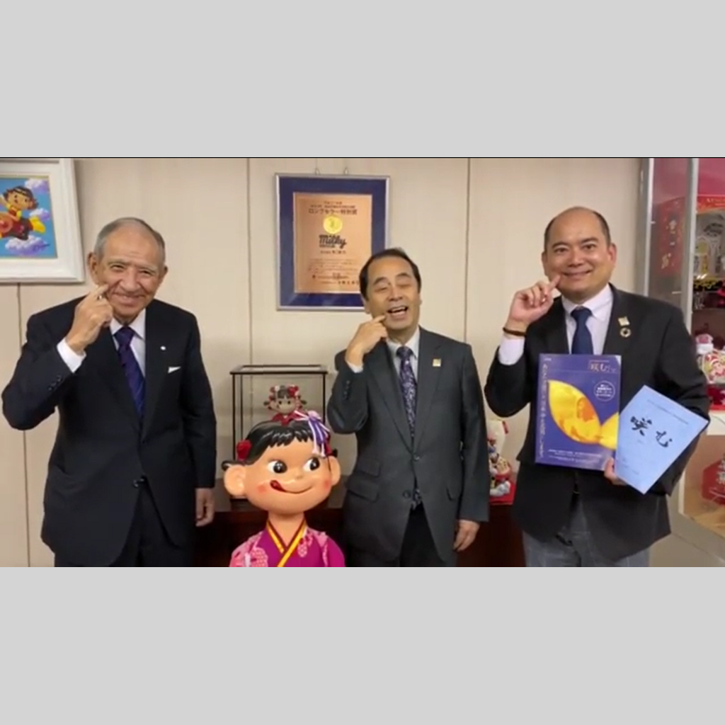 (株)不二家様よりご寄付をいただきました。